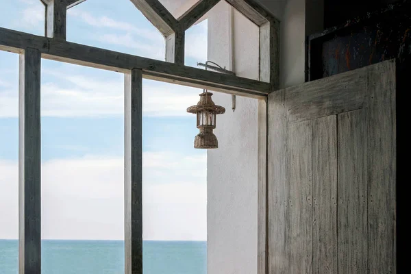 Blauer Himmel Und Meer Vor Dem Fenster — Stockfoto