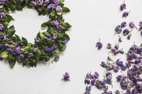 Diy Midzomer Bloemkrans Witte Achtergrond — Stockfoto