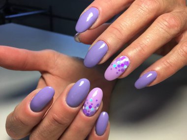 Lila tasarım ve tatlılar ile moda mor manikür