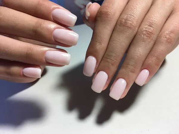 Delikatne Mleka Manicure Kości Słoniowej Długie Paznokcie — Zdjęcie stockowe