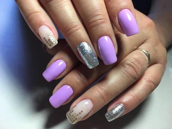 Mode Lila Manicure Met Zilver Design Snoep — Stockfoto