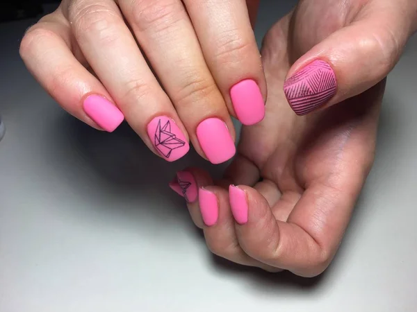 Fashionable Matte Pink Manicure Abstraction Short Nails — Stock Photo, Image
