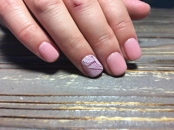 Manicura Rosa Moda Con Diseño Brillante Patrón Blanco — Foto de Stock