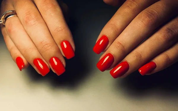 Bright Autumn Red Manicure Long Nails — Stock Photo, Image