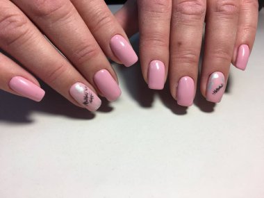 narin pembe manikür moda tasarımı üzerinde uzun çivi ile
