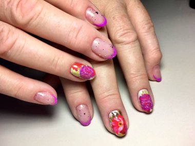 pembe Fransız manikür soyutlama ve pırıltılar