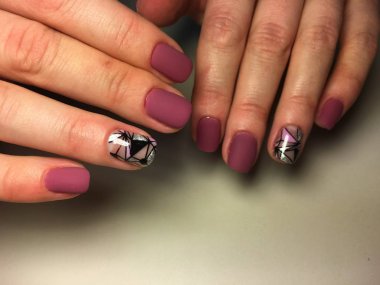 Tasarım soyutlama dokusal bir arka plan ile moda kırmızı manikür