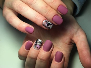 Tasarım soyutlama dokusal bir arka plan ile moda kırmızı manikür