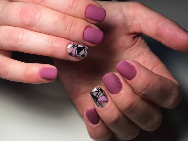 Tasarım soyutlama dokusal bir arka plan ile moda kırmızı manikür