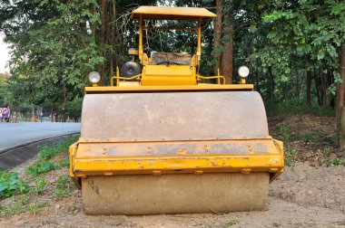 Yol silindirleri varlık silindir yüzeyi sıkıştırmak için aracın ağırlık kullanmak