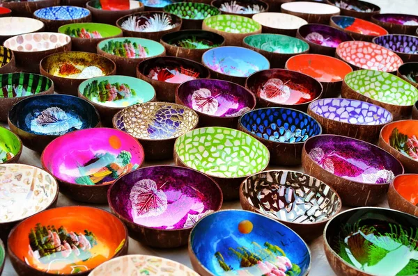 老挝卢安波邦市集彩绘彩绘纪念碗 — 图库照片