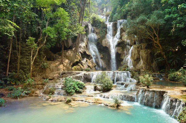 Kouangxi Vattenfall Med Träbro Vid Luang Prabang Laos — Stockfoto