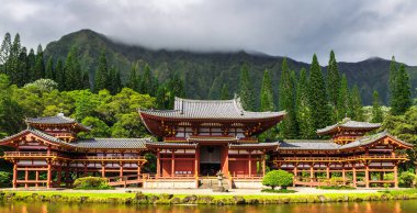 Byodo-in frony, Oahu Adası, Hawaii bir su birikintisi Japon Tapınağı
