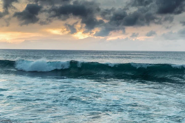 Bella Costa Tramonto Sulla Spiaggia Sabbia Tropicale Nell Isola Oahu — Foto Stock