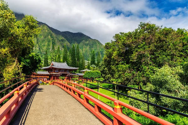 Byodo Templo Japonês Cercado Pela Bela Natureza Ilha Oahu Havaí — Fotografia de Stock