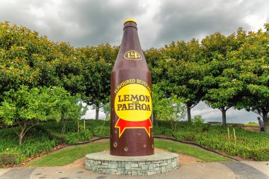 Paeroa, Yeni Zelanda - Aralık, 2017: limon ve Paeroa ünlü İçecek şişe heykeli