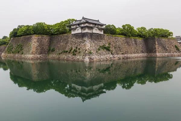 Paredes Castelo Osaka Refletindo Água — Fotografia de Stock