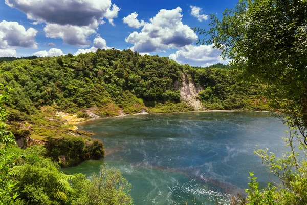 Stekpanna Sjöutsikt Med Ånga Waimangu Volcanic Valley Park Rotorua Nya — Stockfoto