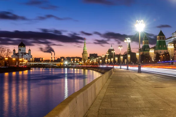 Wunderschöner Sonnenuntergang Ufer Des Flusses Moskva Mit Blick Auf Die — Stockfoto