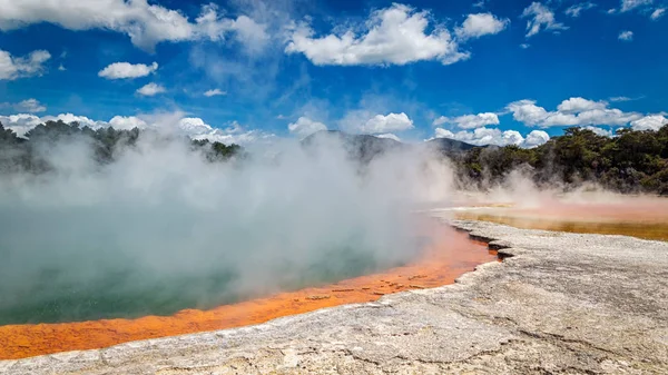 Híres Pezsgő Termálmedence Wai Tapu Thermanl Csodaországban Rotorua Zéland — Stock Fotó