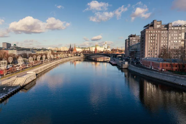 Moskva Fluss Und Kremlin Blick Von Der Brücke — Stockfoto