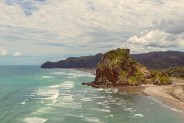 Piha plaj manzarası, Batı Sahili Auckland, Yeni Zelanda