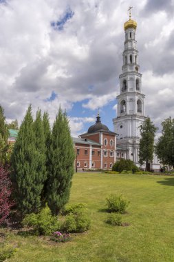 Nikolo-ugresha Manastırı. Rusya. Çan kulesinde. Abbey, Katedral orta çağlardan beri 1380