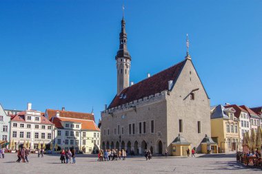 Tallinn, Estonya. 02 Mayıs 2017. Kent Meydanı eski kasaba Belediye Binası