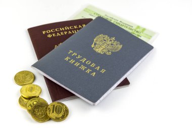 Rus belgeleri. Çalışma kitabı, istihdam kaydı, kayıt iş deneyimi bir belgeye. Rus ulusal pasaport. Sertifika emeklilik sigortası. Beyaz