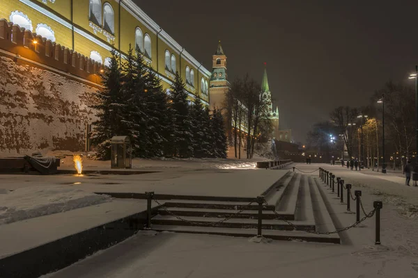 Vista Parede Kremlin Kremlin Moscou Chama Eterna Inverno Nevado — Fotografia de Stock