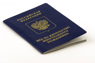 Rus belgeleri. İkamet izni beyaz arka plan üzerinde. Yakın çekim