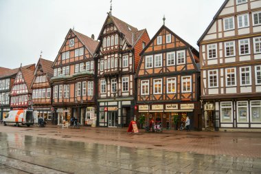 Celle, Almanya. 21 Kas 2017. Yağmurlu havalarda şehrin eski bölümü