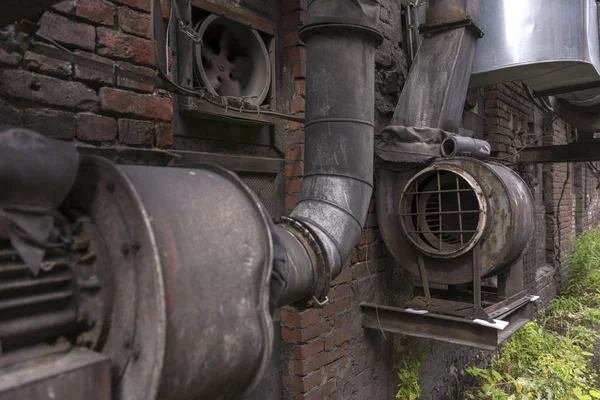 Old air duct for industrial air conditioning in the factory building. — Stock Photo, Image