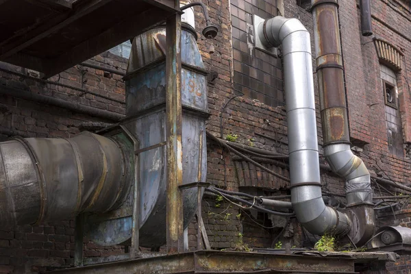 Old air duct for industrial air conditioning in the factory building. — Stock Photo, Image