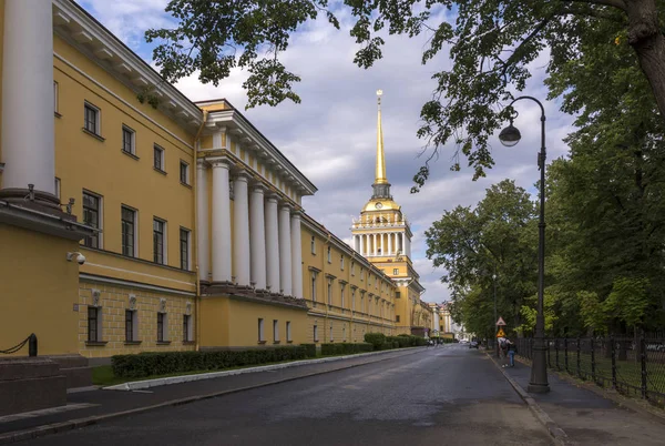 St. Petersburg, Oroszország. 10 augusztus 2019. Az Admiralitás épülete Szentpéterváron. — Stock Fotó