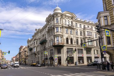 St. Petersburg, Rusya. 7 Ağustos 2019. Şehrin eski caddesindeki evler.
