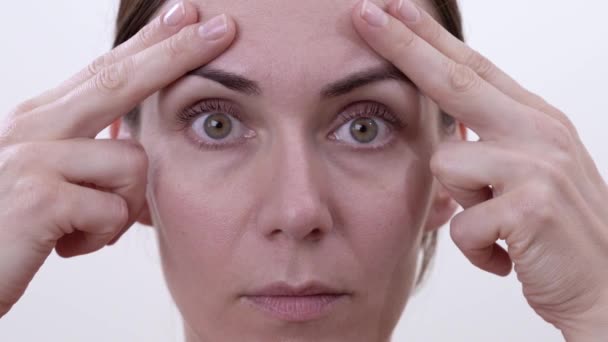 Facial Exercise Lifting Upper Eyelids Upper Eye Lid Lift Surgery — Stock Video