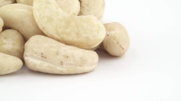 Macro Opnamen Van Onderste Gedeelte Van Cashewnoten Stapel Draaien Draaitafel — Stockvideo