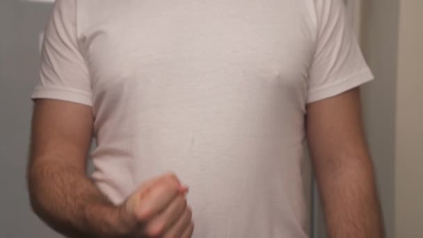 Närbild Man Hand Visar Ett Långfinger Tecken Med Hbt Sex — Stockvideo