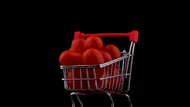 Macro Shooting Chariot Supermarché Rempli Tomates Rouges Raisin Empilent Avec — Video