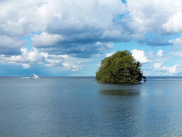 Vacanza Sogno Con Uno Yacht Motore Viaggio Verso Isola Deserta — Foto Stock