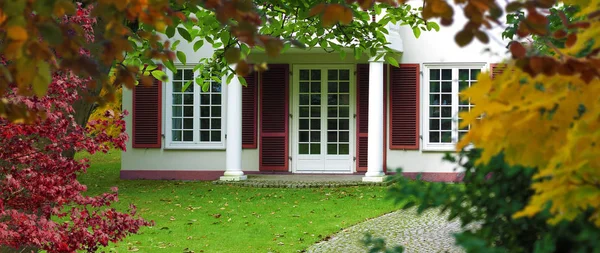 White Retro Style Vintage Villa Windows French Doors Surrounded Garden — Stock Photo, Image