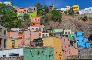 Guanajuato, Meksika - 05 Haziran 2013: görünümünü geleneksel renkli evler büyüleyici şehir Guanajuato