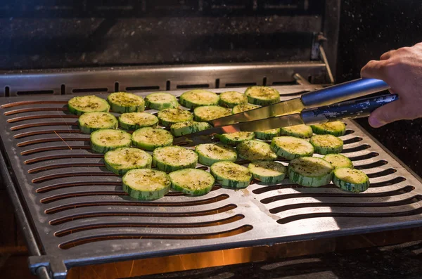 Delicious Zucchini Bbq Sliced Zucchini Top Grill Closeup Photo — Stock Photo, Image