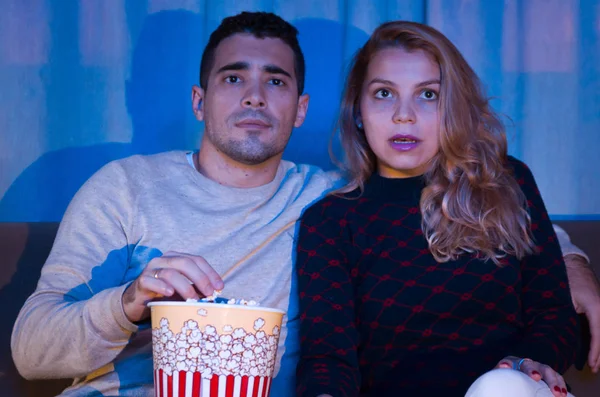 Young Couple Watching Thriller Movie Dark Room Popcorn Sofa Fully — Stock Photo, Image