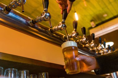 Bira musluktan brewpub, zanaat bira, MA el atılıyor