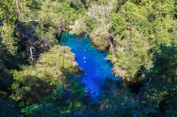 Lagoa Misteriosa Bela Lagoa Águas Transparentes Azul Turquesa Localizada Cidade — Fotografia de Stock