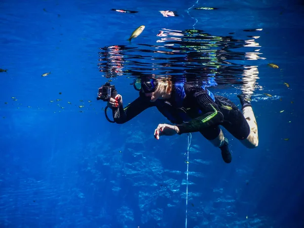 Practicing Diving Snorkeling Mysterious Lagoon Beautiful Lagoon Transparent Turquoise Blue — Stock Photo, Image