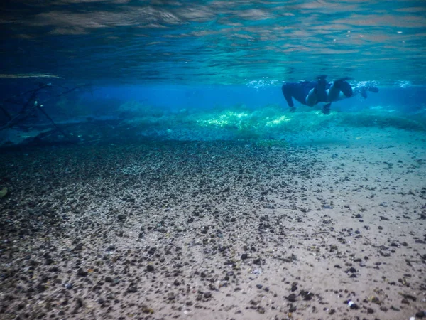 Praticare Immersioni Snorkeling Misteriosa Laguna Bellissima Laguna Acque Turchesi Trasparenti — Foto Stock