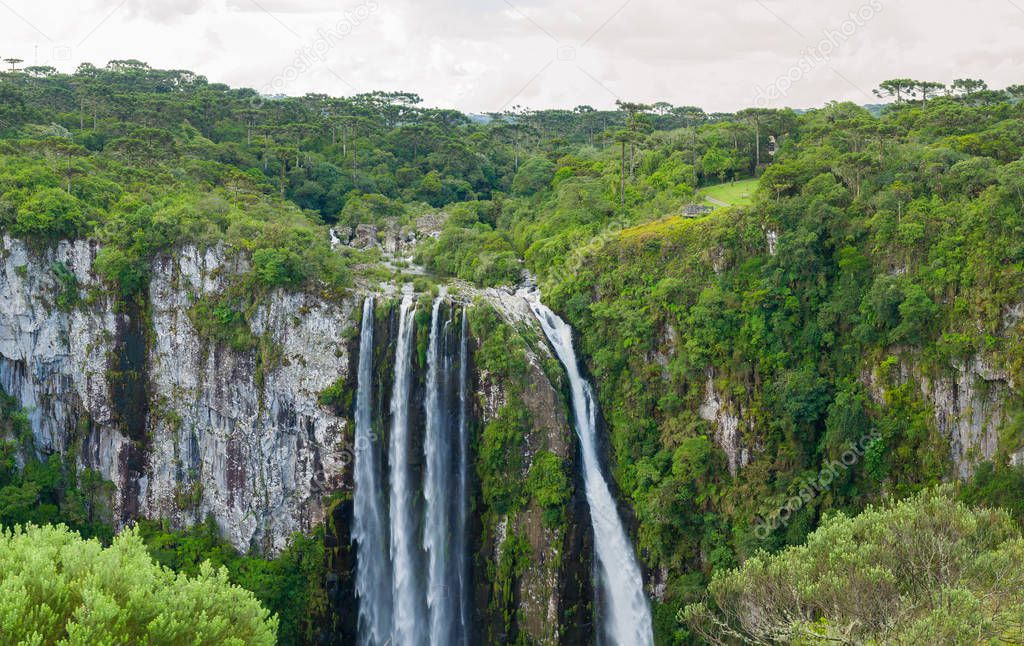 Beautiful landscape of Itaimbezinho Canyon and green rainforest, Cambara do Sul, Rio Grande do Sul, Brazil